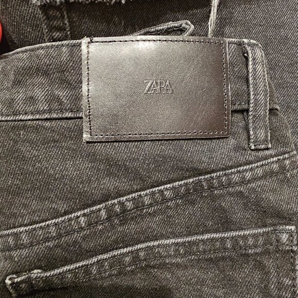 ZARA Straight Leg Jeans High Rise Raw Hem Cropped Washed Black Size US6 - Picture 8 of 9